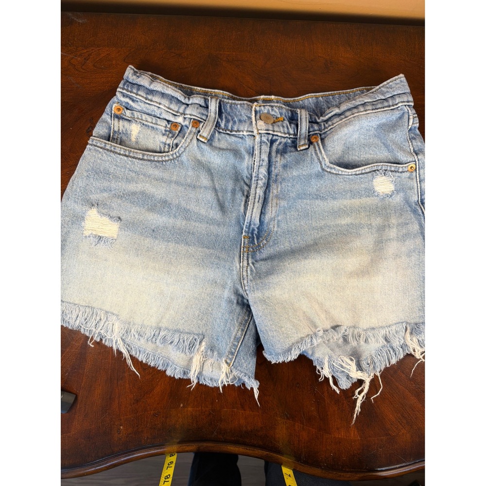 Lucky Brand Relaxed Short Light Wash Distressed Frayed Denim Jean Shorts Womens